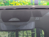 【トヨタセーフティセンス】走行中に前方の車両等を認識し、衝突しそうな時は警報とブレーキで衝突回避と被害軽減をアシスト。より安全にドライブをお楽しみいただけます。