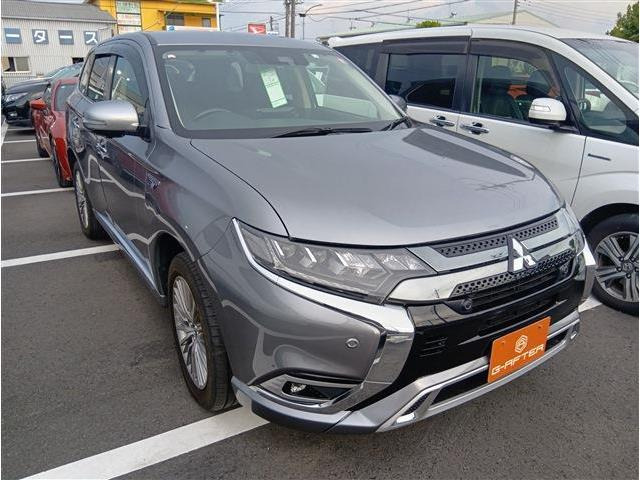 アウトランダー PHEV 2.4 G 4WD R2登録アルパイン11型ナビ電動RゲートLED