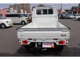 届出済未使用車・5速マニュアル・切り替え式4WD・作業灯・アッパーメンバーガード・エアコン・パワステ・オートライト・パワーウインドウ・キーレス・スズキセーフティサポート