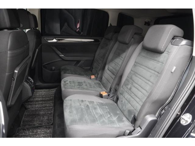 値下げしました！ゴルフトゥーラン　インテグレーテッドチャイルドシートヘッドレスト Dl7FMFSUcAAPmNC.jpg:large