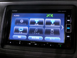 CD、DVD、Bluetooth、AM、FM、スマートフォン接続ができます。
