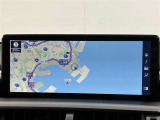 ディスプレイオーディオやカーナビは今やドライブの必需品です。地図情報や音楽や動画をSDカードに記憶できます。