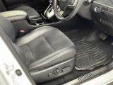 気になる車はすぐにお問い合わせください!画面右側の0066から始まる無料ダイヤルからお問い合わせ下さい!専門スタッフがお車のご質問にお答えいたします!
