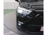 ハロゲンランプより2倍以上明るくロングライフのLEDランプ装備で、ナイトドライブも安心です。