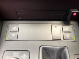 【シートベンチレーション】夏場は涼しい風でお尻や背中の熱やムレを防ぎ、冬はエアコンよりも早く温まってポカポカに!季節を問わず快適に過ごせます。