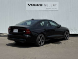 ◆バック/万が一を考え、安全性を重視する方に選ばれているVOLVO車。ドアを開閉するとその重み・厚みに驚くはず