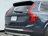 ◆バック/万が一を考え、安全性を重視する方に選ばれているVOLVO車。ドアを開閉するとその重み・厚みに驚くはず