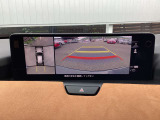 【360°ビューモニター】  とても分かりやすい、クルマの上から見下ろしたような映像で、駐車サポートをしてくれます。