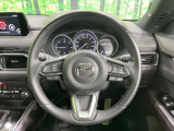 【純正革巻きステアリング】上質な革を使用することで、手にしっかり馴染みとても運転しやすいハンドルです♪