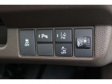 Honda SENSING!衝突軽減ブレーキ〈CMBS〉●誤発進抑制機能●路外逸脱抑制機能でドライバーをアシスト!パーキングセンサーシステムでさらにドライバーにアシストします。
