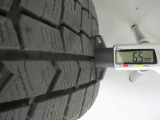 冬タイヤの残り溝は6.5mmです。スリップラインからは4.4mmとなっております。