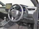 運転席の様子です。見通しの良いすっきりとした内装で運転しやすい空間となっております!