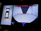 パノラミックビューモニターシステムが付いているので車の上から見た映像が確認できますよ。