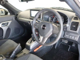 操作性とデザイン性を重視した運転席廻りと各種スイッチやメーター類です!