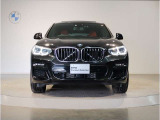 ☆BMWの代名詞とも言える【キドニーグリル】一目見ただけでBMW車であると認識できる確固たるアイコンとして存在感を放ちます☆