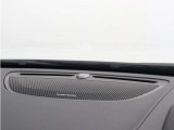 【harman/kardon】世界のオーディオファン垂涎のプレミアムサウンドシステムを搭載。原音に近い音場空間を忠実に再現。乗る人すべてに最良の音響体験を提供します。