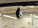 後方にもドライブレコーダーのカメラが付いています。前後両方でお車の周りを監視・記録いたします。