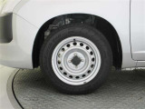 タイヤサイズは 155/80 R14 です。