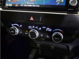 【オートエアコン】温度を設定すれば自動で快適な車内温度を保ちます。エアコン内部の高性能脱臭フィルターで車内のアレルゲンや花粉を除去。