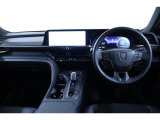 運転席から見たインパネ周りです。シートからはメーターはもちろん、広く周りを見渡せるフロントウィンド&インパネはリラックスして運転に集中することが出来ます!