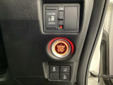 左側電動スライドドアは運転席から操作ができるよう、操作スイッチが付いています。Hondaセンシング用のVSA解除とレーンキープアシストシステムなどのメインスイッチも装備しています。