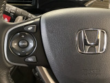 ステアリングスイッチがついていますので、オーディオのチャンネル変更、ボリューム、ジャンル変更が操作可能です。ハンドルから手を離さず安全に操作できます。
