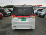 バックカメラ!お車を初めて運転されるかたやバック操作が苦手のお客様にはオススメの装備です!