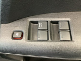パワーウインドウは運転席でドア4枚とも上下の操作ができるようになっています。子供さんが勝手に操作できないようにロックすることも可能です。