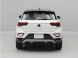 トランクルームの開閉方法は、VWのエンブレム部分が取っ手になります。パワーテールゲートを採用しております。