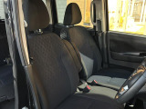 【内装の除菌消臭】車内の細菌やカビを除去しニオイの元となる菌の抑制をします。様々な物質に直接反応して酸化、分解します。人気オプションの一つです。