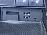 USB、AUXジャックがございます