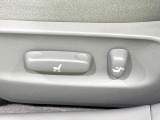 【パワーシート】スイッチ一つで簡単にシートの微調整が可能!電動だから力もいりません!快適なシートポジションにセットして、快適なドライブをお楽しみください。