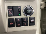 【助手席側パワースライドドア】です。リモコンや運転席のスイッチ操作で楽々自動開閉。