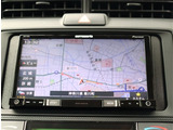 『1台』のお車に対して、3名体制で日々議論を重ね仕入れを行っております。