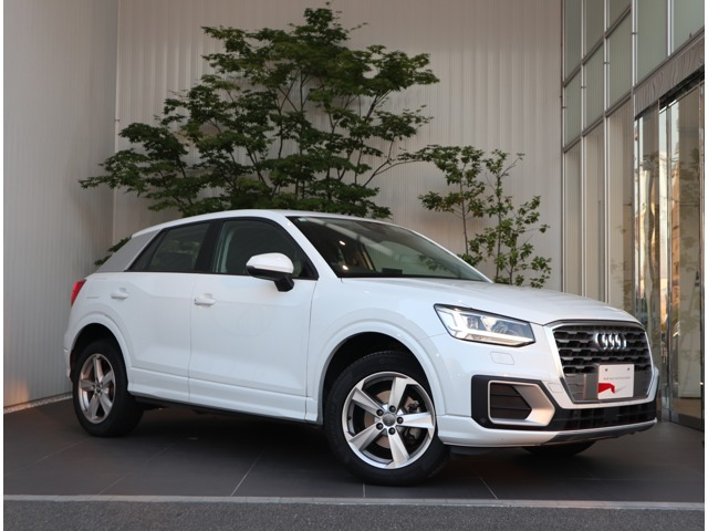 Q2 1.0 TFSI スポーツ 