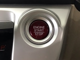 【スマートキー】持っているだけでエンジン始動や、ドアロックの開閉まで出来ちゃう賢く便利なスマートキーを装備!暗くなってもキー穴を捜す必要が無くとっても便利ですから人気の装備です♪