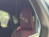 【ブラインドスポットモニター】走行中、ドアミラーの死角になりやすい箇所に後続車が接近するとサイドミラーのレンズに警告を表示!ドライバーに注意喚起をしてくれます。