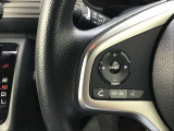 手元でオーディオ操作が可能なステアリングリモコン付です
