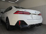 BMW認定中古車は、ドイツ本社と同様の教育・訓練を受けたBMW専門のメカニックが100項目以上のポイントを徹底的にチェックし、整備したうえでご納車させていただきます。