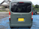 駐車も安心のリアカメラ付です