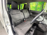 運転席シート廻りは使用感も少なく、良好な状態となっています。前オーナー様が丁寧に使っていたことがよくわかりますね。