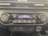 【シートヒーター】シートを温めてくれる暖房機器です!長時間座っていると負担が掛かりやすい背中や腰、または冬場などの寒い日に冷えやすい脚部に快適なぬくもりを伝えます。