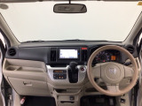 【前方視界】開放的な前方視界!運転がしやすく疲れにくいです♪窓が大きく、見通しがとっても良いおクルマですよ♪