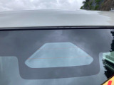 【衝突被害軽減ブレーキ】前方の車両や歩行者を検知し、ブザー音や表示によって警告!衝突の可能性が高まるとブレーキ踏力をアシストしてくれますが、あくまでもサポートですので運転手の判断・操作が大事です☆