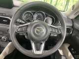 【純正革巻きステアリング】上質な革を使用することで、手にしっかり馴染みとても運転しやすいハンドルです♪