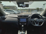 スタイリッシュなインパネ周りです!運転の際、常に目にする部分は、シックにまとめた飽きの来ないデザインが人気です!