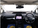 お車選びをお楽しみ頂けるよう、在庫車の展示スペースを十分に確保しております。
