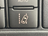 【レーンディパーチャーアラート(LDA)】クルマが車線または走路から逸脱する可能性がある場合に、ブザーまたはハンドルの振動により注意をうながします。機能には限界があるためご注意ください。