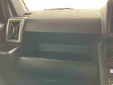 たとえばダイハツのお店にある、たくさんのスマアシ搭載車は、正常に作動する事をしっかり確認します。