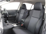 ゆったり座れて、長時間の運転も疲れにくい電動パワーシート!